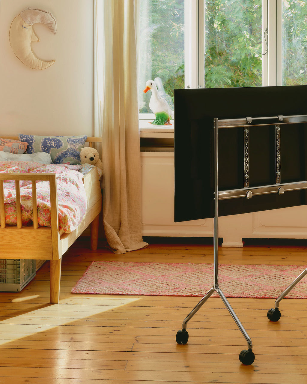 Pedestal Moon Light TV Stands 001 Charcoal