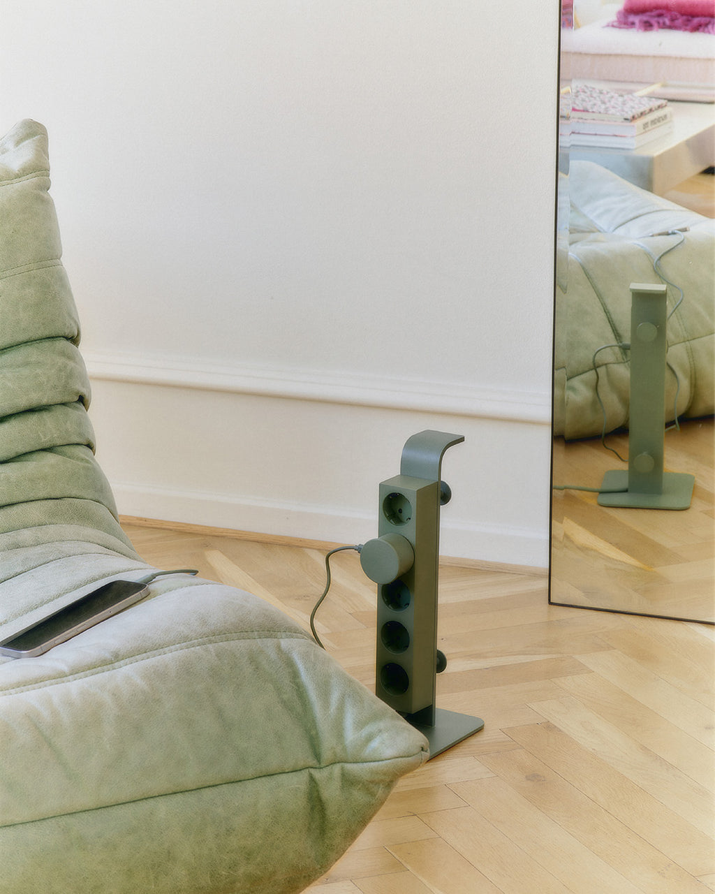 Pedestal Power Beam 5 meters Power Beam 019 Mossy Green