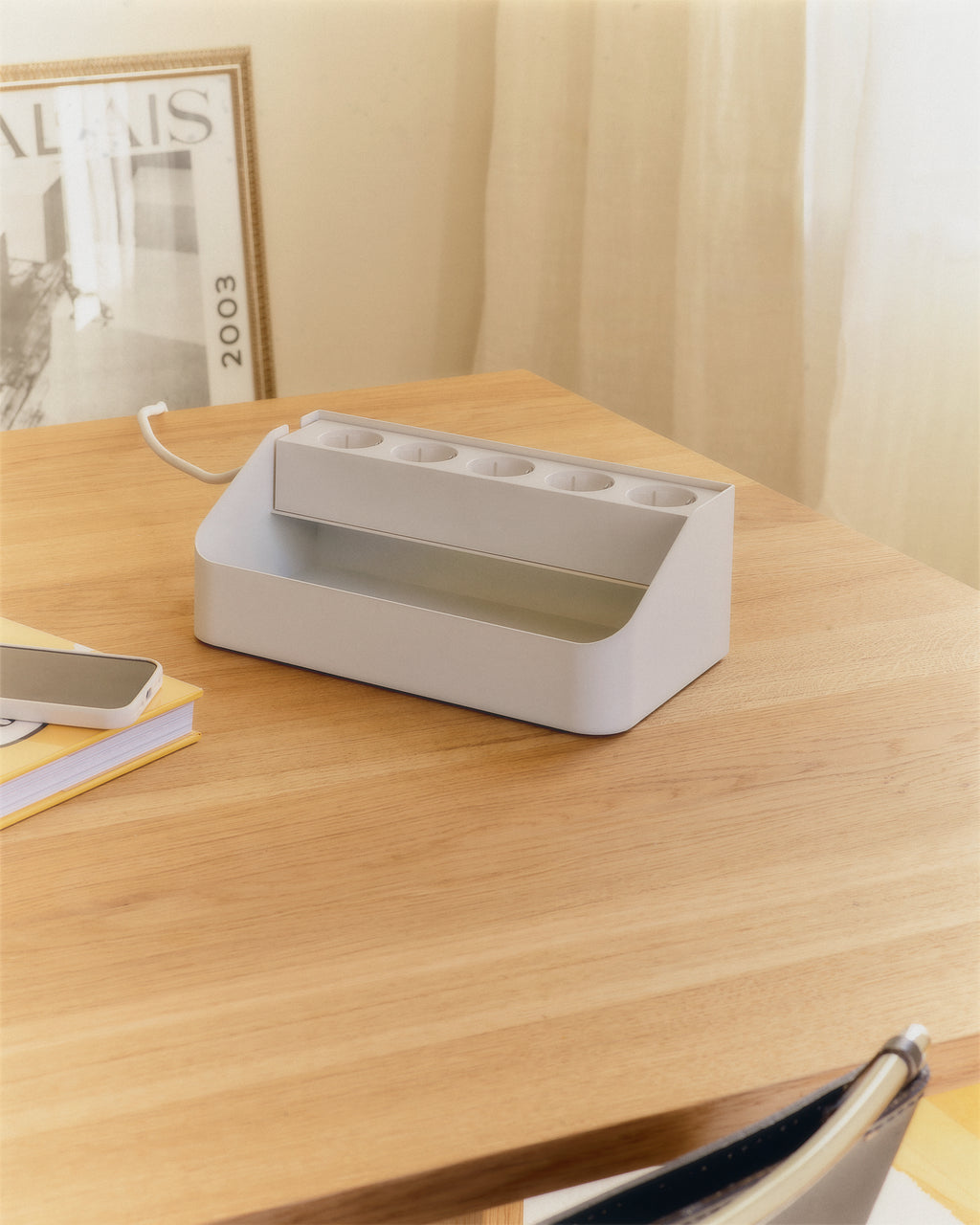 Pedestal Power Beam Tray Power Accessories 007 Pearl